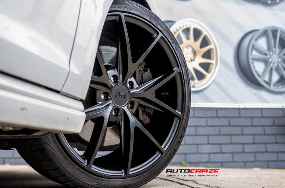 VOLKSWAGEN GOLF MISANO MATTE BLACK
